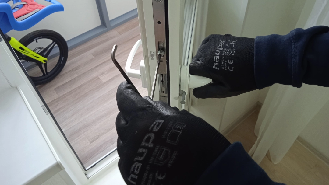 remontokonvomske-009 регулировка балконной двери