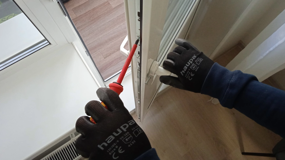 remontokonvomske-011 ремонт балконной двери